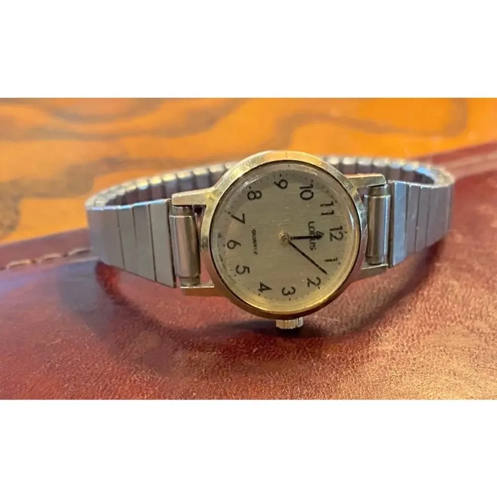 Woman's VTG Lorus Watch, Expanding Band, Gold Tone